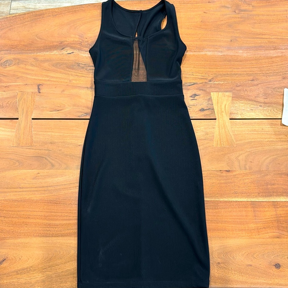 Lulu’s Mid Length Cocktail Dress in Black. Size Small.